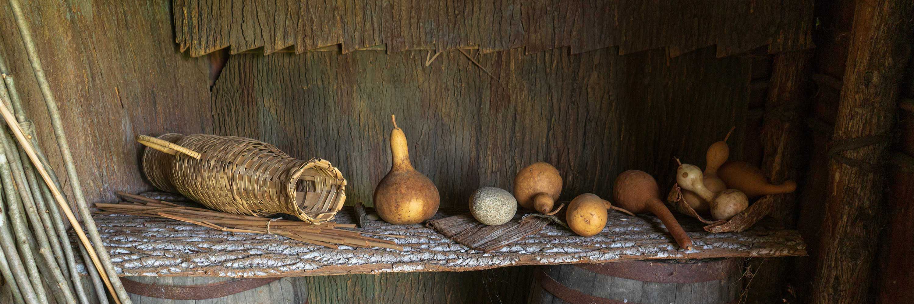 A photo of wicker and gourds